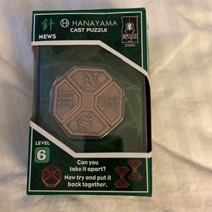 Hanayama Cast Puzzle Level 6 NWT